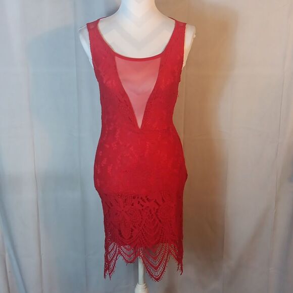 Elegant Red Bodycon Lace Dress - Picture 10 of 10